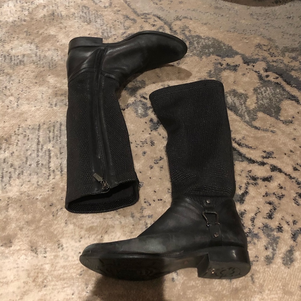 Black high boots with stretch